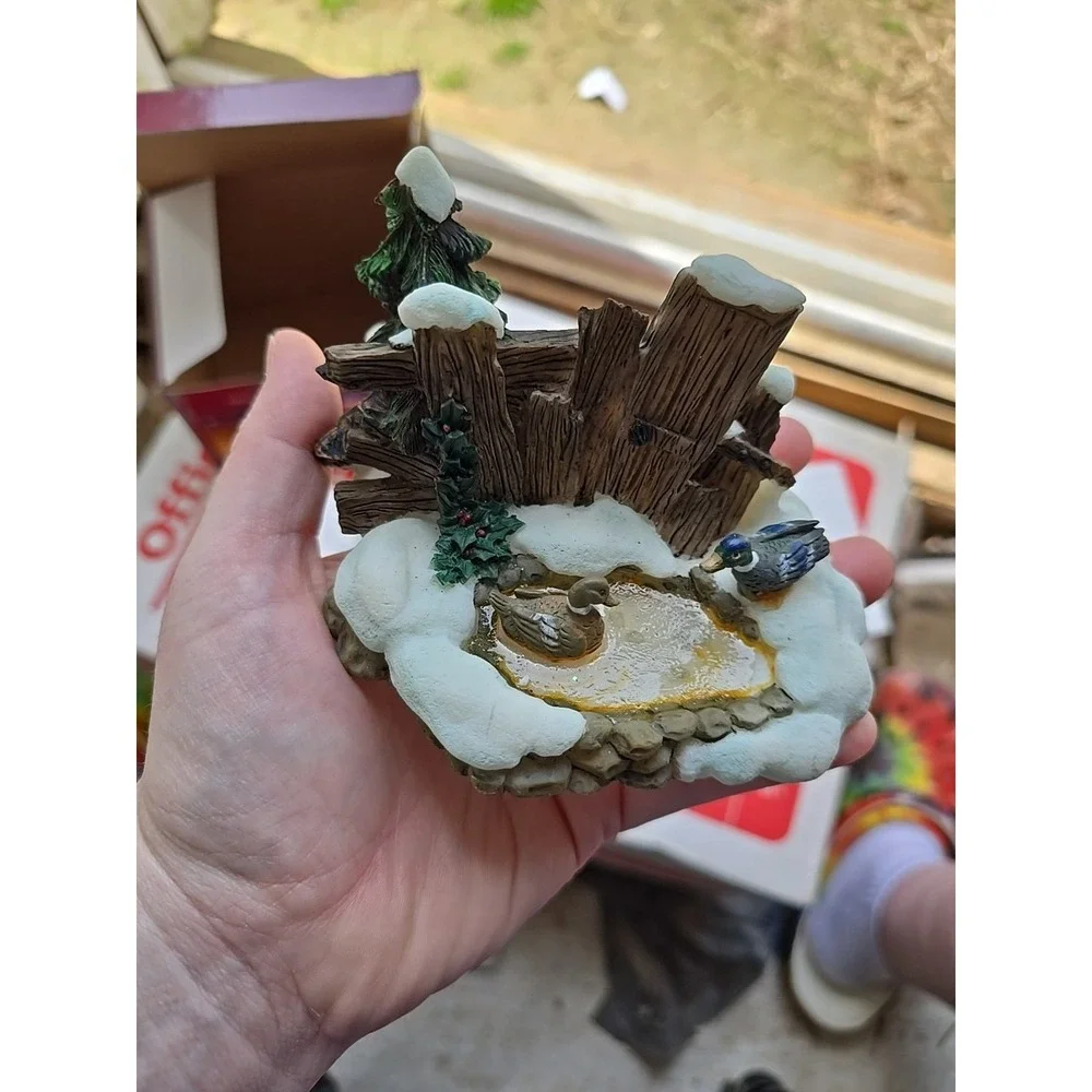 Santa's Workbench Collection Accessories Resin Duck Pond 2001 Great Condition